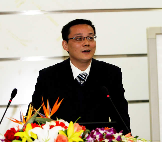 華夏基石管理咨詢公司副總經(jīng)理陶旭介紹管理咨詢項(xiàng)目情況